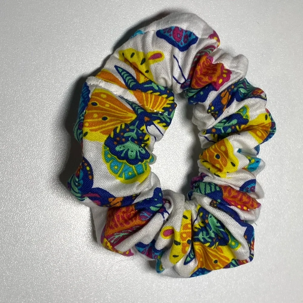 Butterflies headband and Scrunchies - Picture 3 of 3